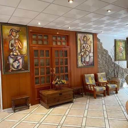 Edificio Mirasierra Apartment *