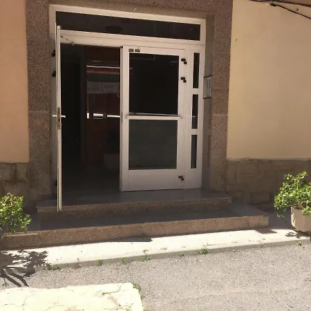 Edificio Mirasierra Apartment *